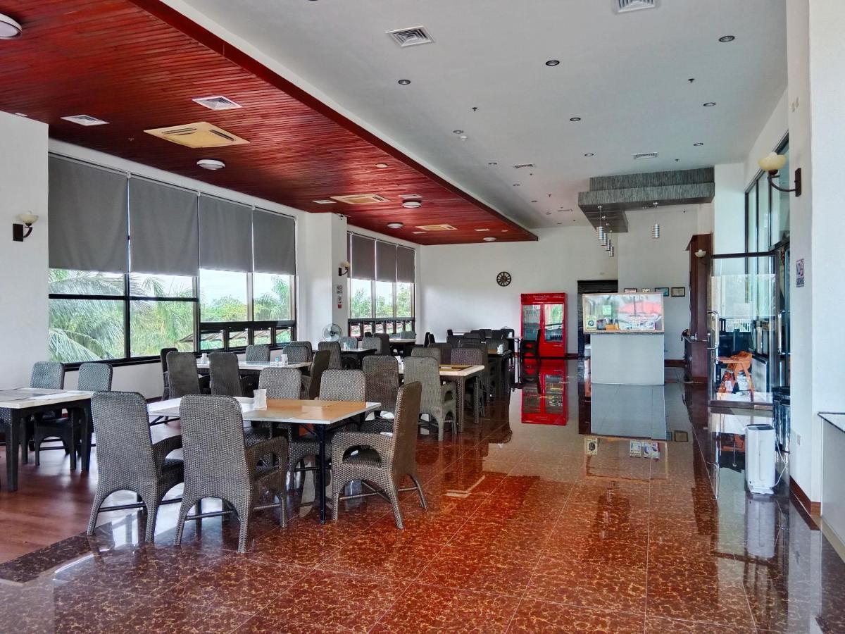 Queens Island Golf And Resort Medellin Экстерьер фото